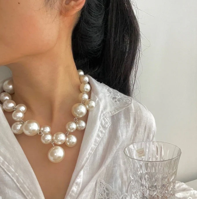 The Most Luxurious Oversized Pearl Statement Necklaces