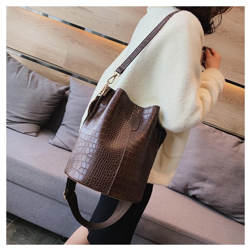 Luxurious Crocodile Style Cross-body Handbag