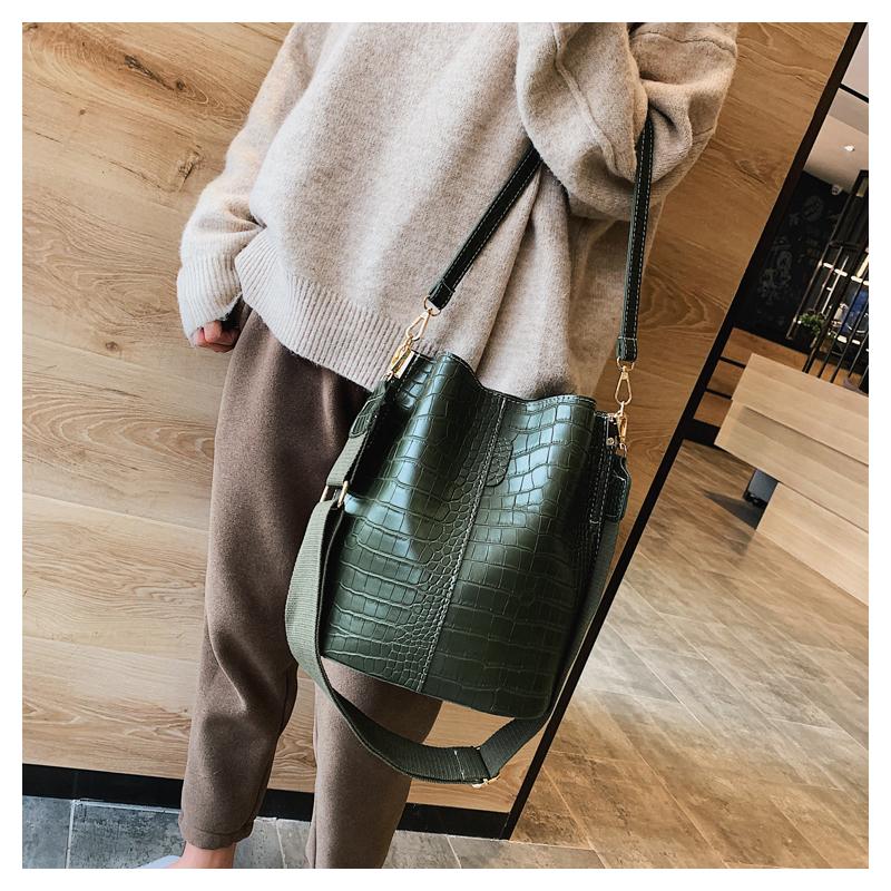 Luxurious Crocodile Style Cross-body Handbag