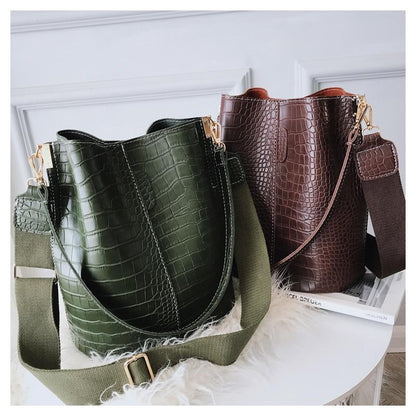 Luxurious Crocodile Style Cross-body Handbag