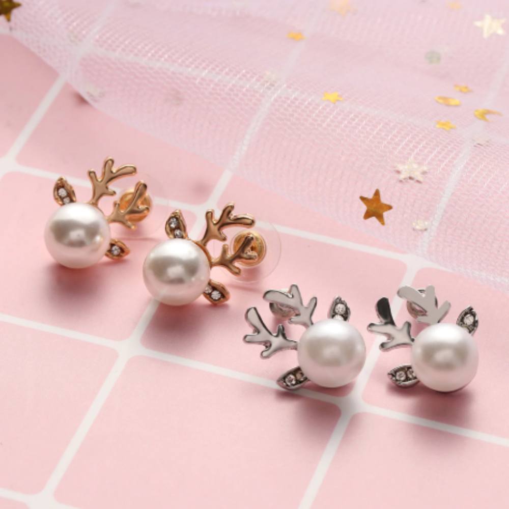 Reindeer Christmas-Inspired Pearl Earrings